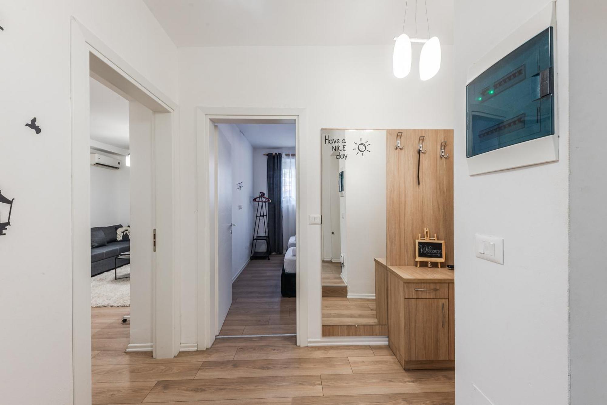 Noir By Apartment
